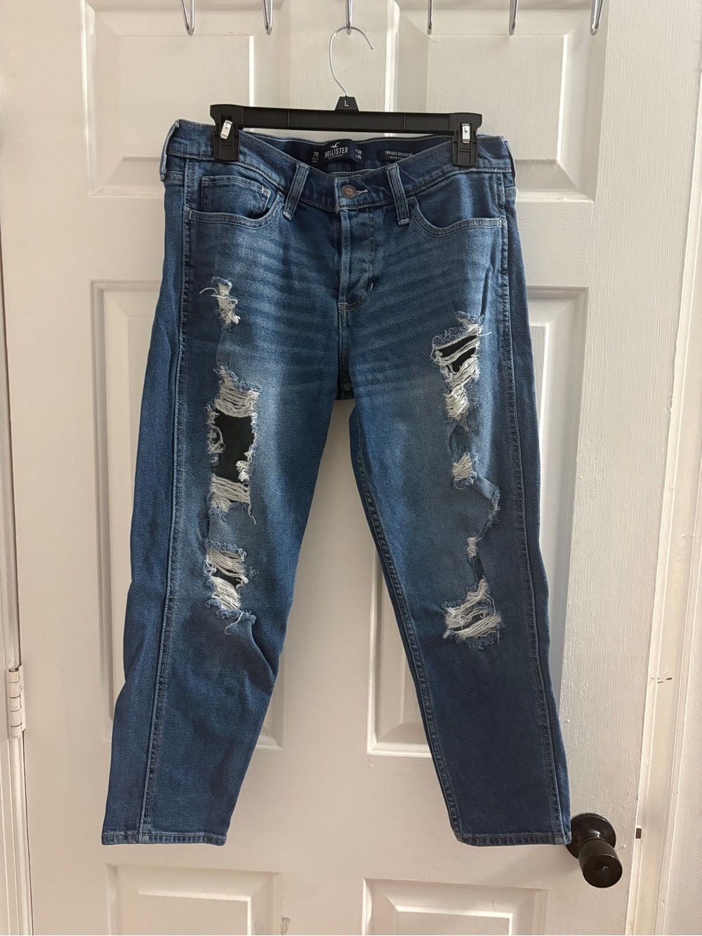 Hollister Women's Blue Distressed low rise Boyfriend Jeans 7R